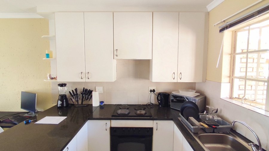 2 Bedroom Property for Sale in Heuwelsig Estate Gauteng