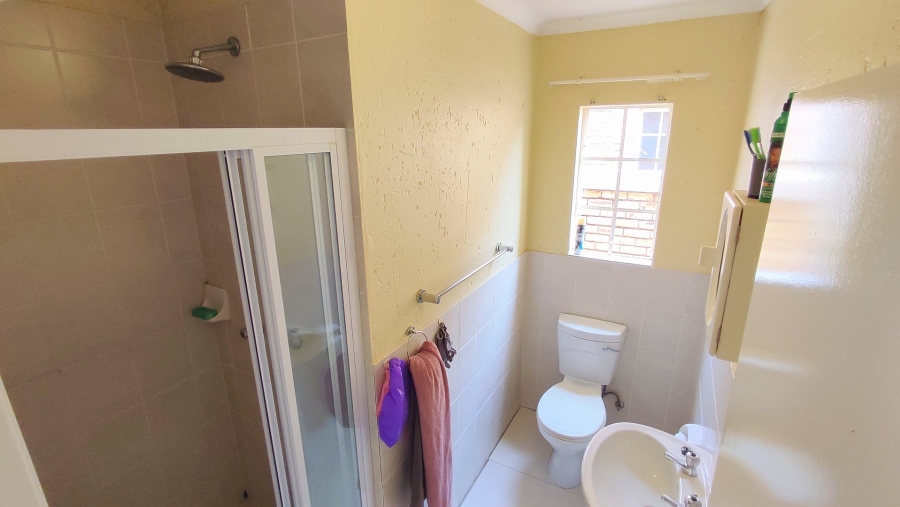 2 Bedroom Property for Sale in Heuwelsig Estate Gauteng