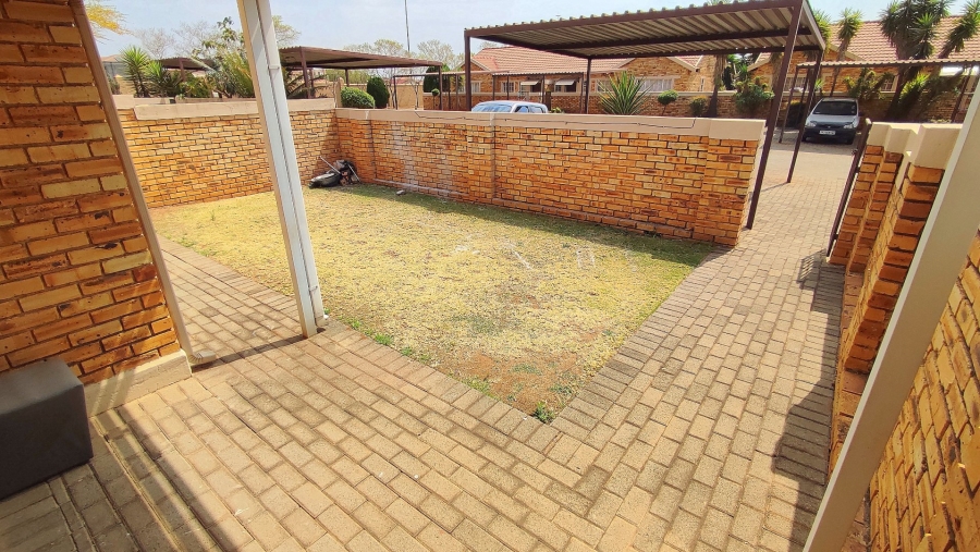 2 Bedroom Property for Sale in Heuwelsig Estate Gauteng