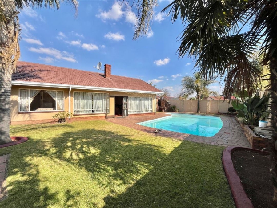4 Bedroom Property for Sale in Freeway Park Gauteng