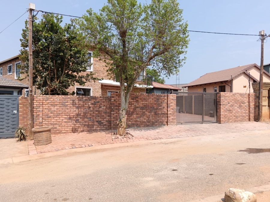 8 Bedroom Property for Sale in Cosmo City Gauteng