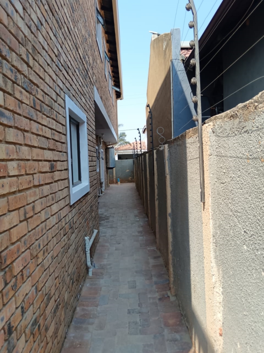 8 Bedroom Property for Sale in Cosmo City Gauteng