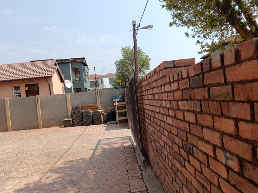 8 Bedroom Property for Sale in Cosmo City Gauteng