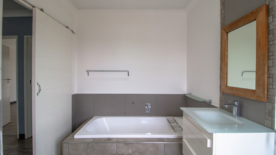 4 Bedroom Property for Sale in Norton Home Estate AH Gauteng