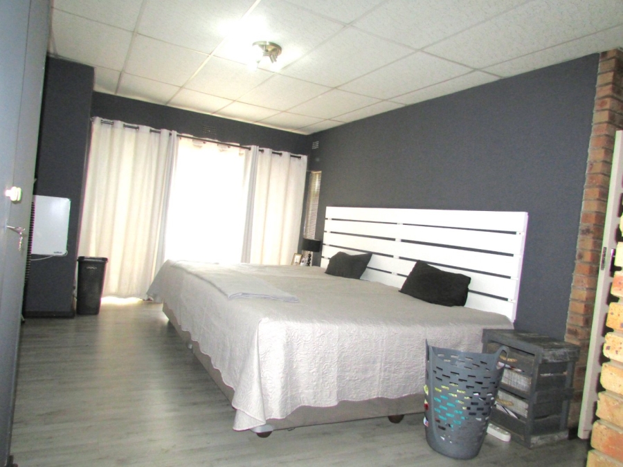 3 Bedroom Property for Sale in Vanderbijlpark SE 2 Gauteng