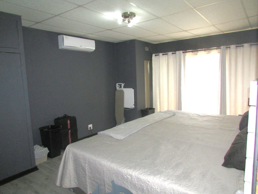 3 Bedroom Property for Sale in Vanderbijlpark SE 2 Gauteng