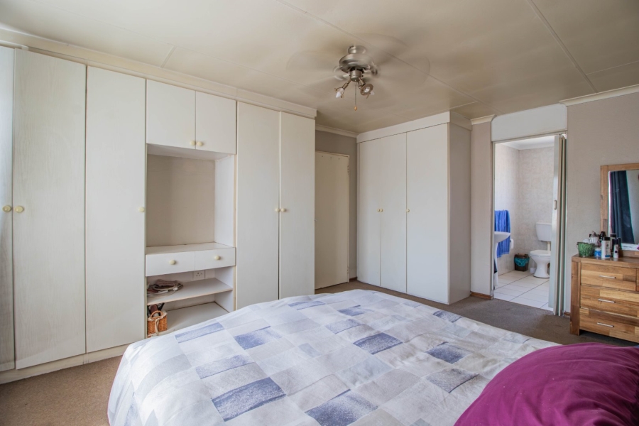 4 Bedroom Property for Sale in Allen Grove Gauteng