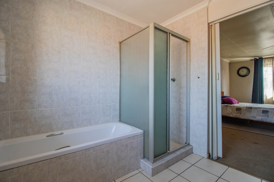 4 Bedroom Property for Sale in Allen Grove Gauteng