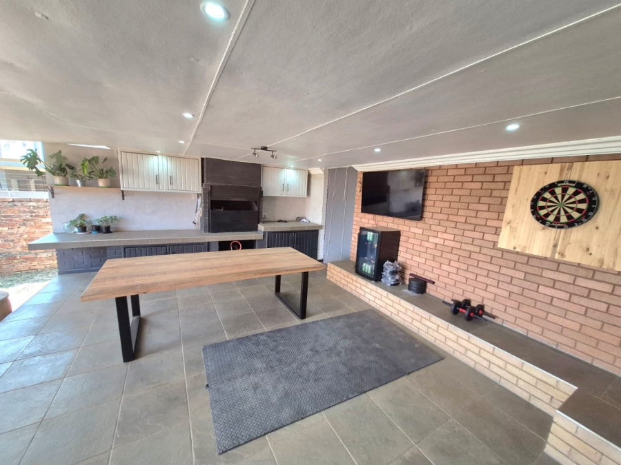 3 Bedroom Property for Sale in Moreleta Park Gauteng