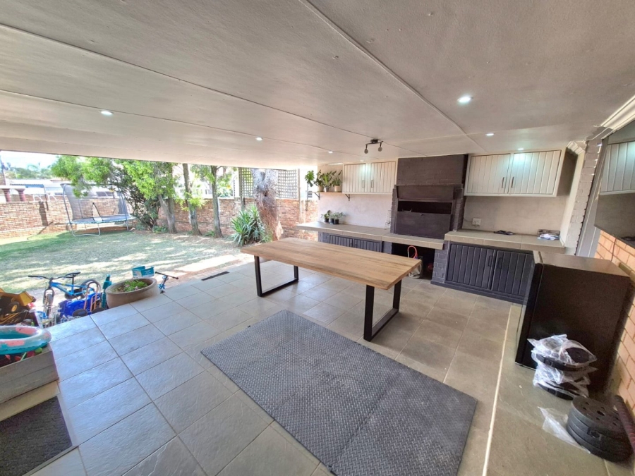 3 Bedroom Property for Sale in Moreleta Park Gauteng