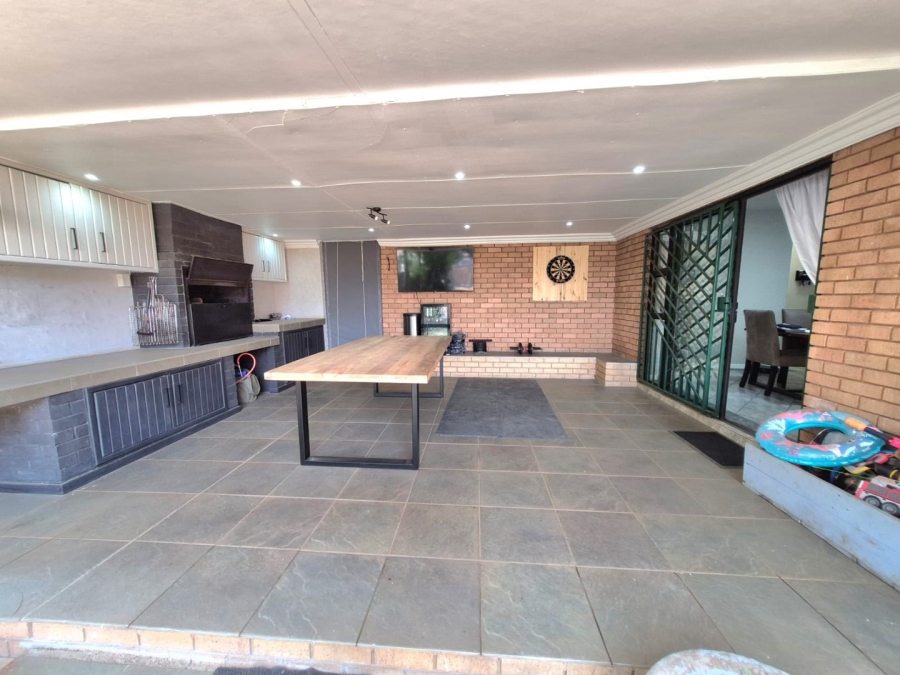 3 Bedroom Property for Sale in Moreleta Park Gauteng