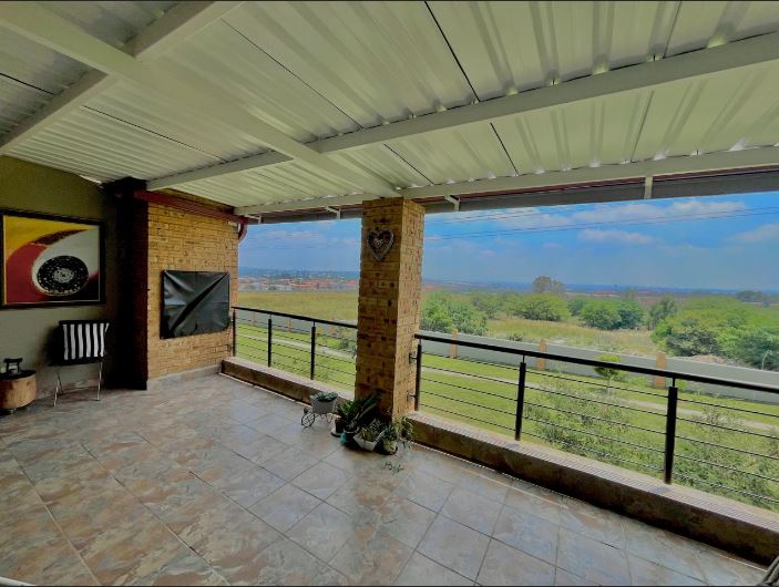 1 Bedroom Property for Sale in Carlswald North Estate Gauteng