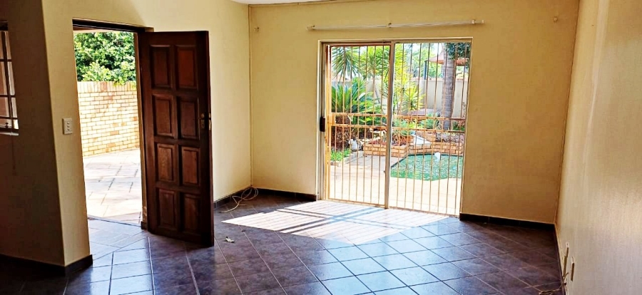 2 Bedroom Property for Sale in Wierdaglen Estate Gauteng