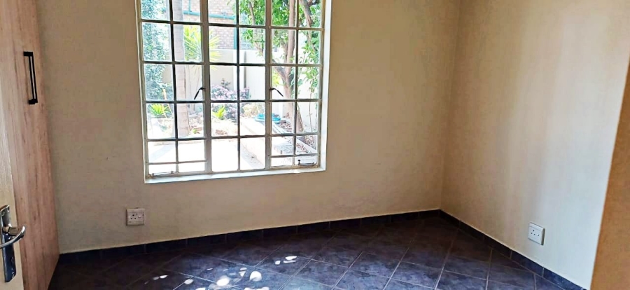2 Bedroom Property for Sale in Wierdaglen Estate Gauteng