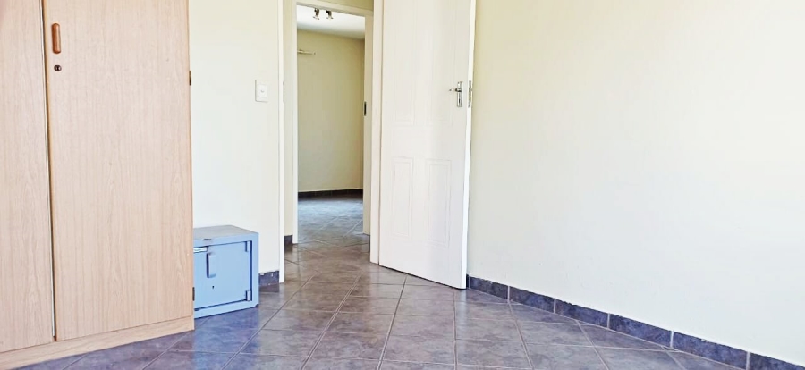 2 Bedroom Property for Sale in Wierdaglen Estate Gauteng