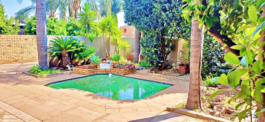 2 Bedroom Property for Sale in Wierdaglen Estate Gauteng