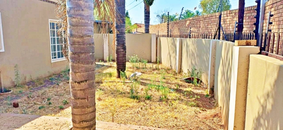 2 Bedroom Property for Sale in Wierdaglen Estate Gauteng