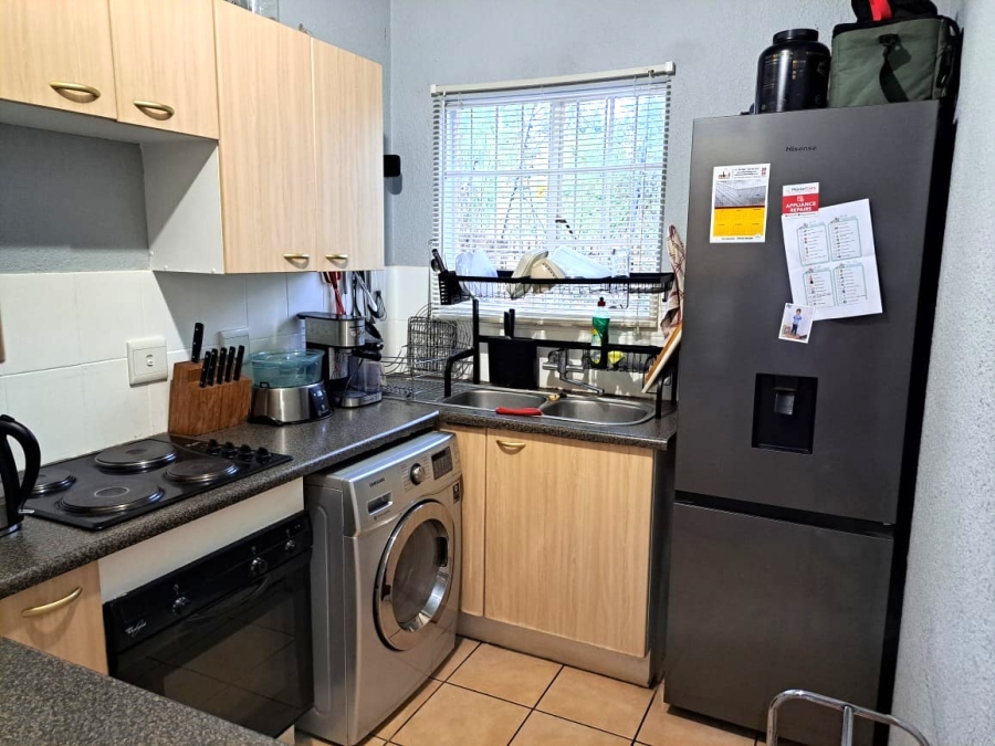 3 Bedroom Property for Sale in Die Hoewes Gauteng