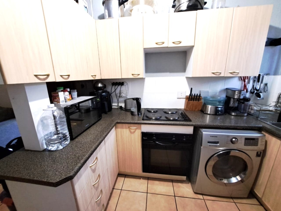 3 Bedroom Property for Sale in Die Hoewes Gauteng