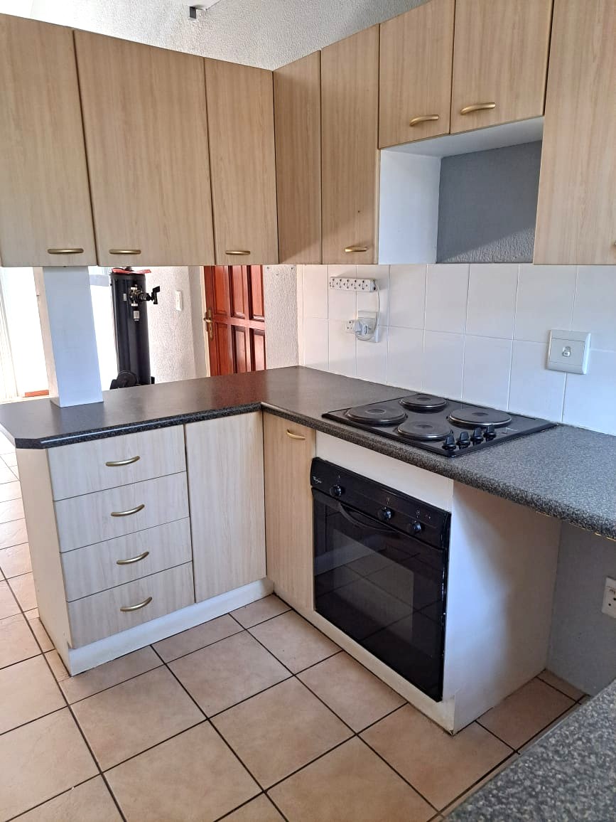 3 Bedroom Property for Sale in Die Hoewes Gauteng