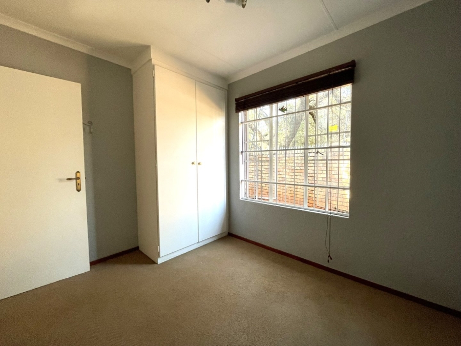 3 Bedroom Property for Sale in Die Hoewes Gauteng