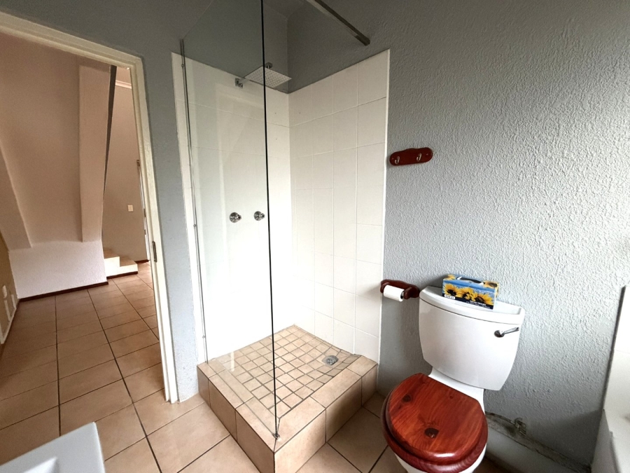 3 Bedroom Property for Sale in Die Hoewes Gauteng