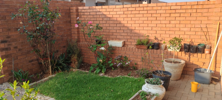 3 Bedroom Property for Sale in Monavoni Gauteng