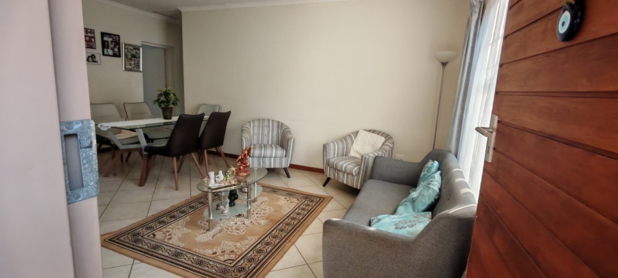 3 Bedroom Property for Sale in Monavoni Gauteng