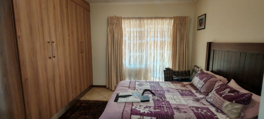 3 Bedroom Property for Sale in Monavoni Gauteng
