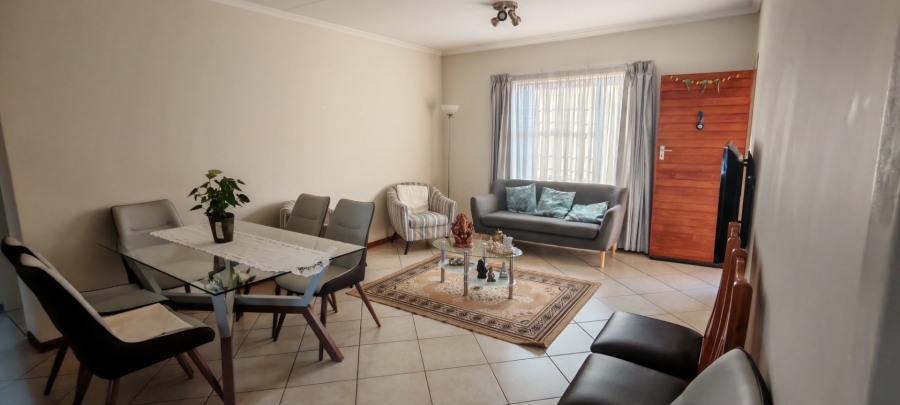 3 Bedroom Property for Sale in Monavoni Gauteng