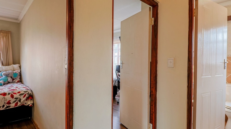 3 Bedroom Property for Sale in Raslouw Gauteng
