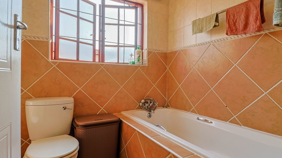 3 Bedroom Property for Sale in Raslouw Gauteng