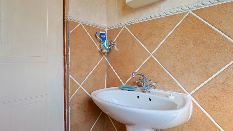 3 Bedroom Property for Sale in Raslouw Gauteng