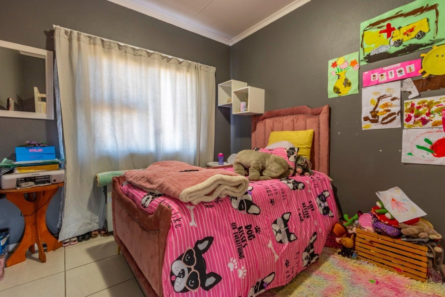 To Let 2 Bedroom Property for Rent in Crystal Park Gauteng