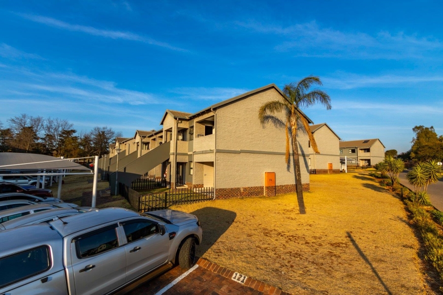 To Let 2 Bedroom Property for Rent in Crystal Park Gauteng