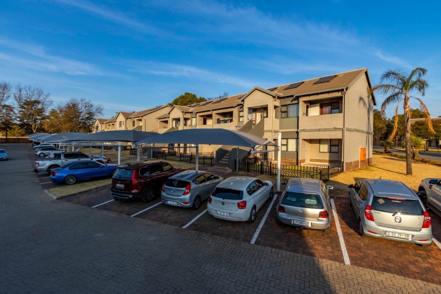 To Let 2 Bedroom Property for Rent in Crystal Park Gauteng
