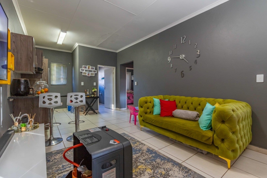 To Let 2 Bedroom Property for Rent in Crystal Park Gauteng