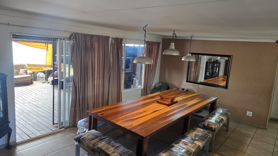 To Let 4 Bedroom Property for Rent in Mnandi Gauteng