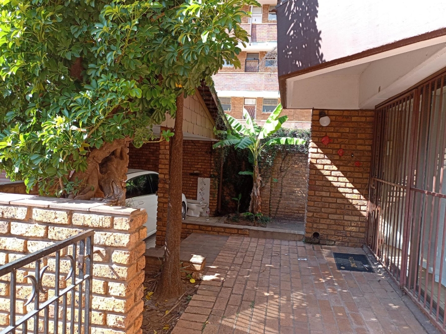 2 Bedroom Property for Sale in Muckleneuk Gauteng