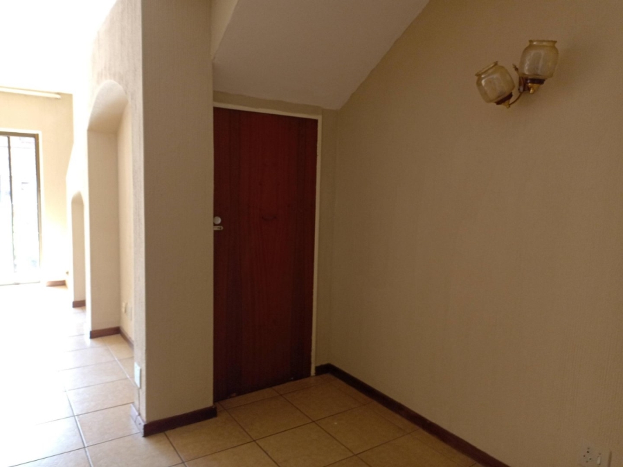 2 Bedroom Property for Sale in Muckleneuk Gauteng
