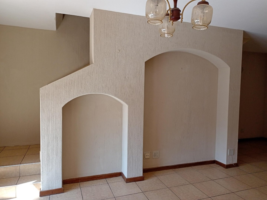 2 Bedroom Property for Sale in Muckleneuk Gauteng