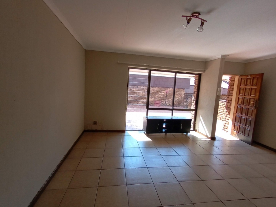2 Bedroom Property for Sale in Muckleneuk Gauteng