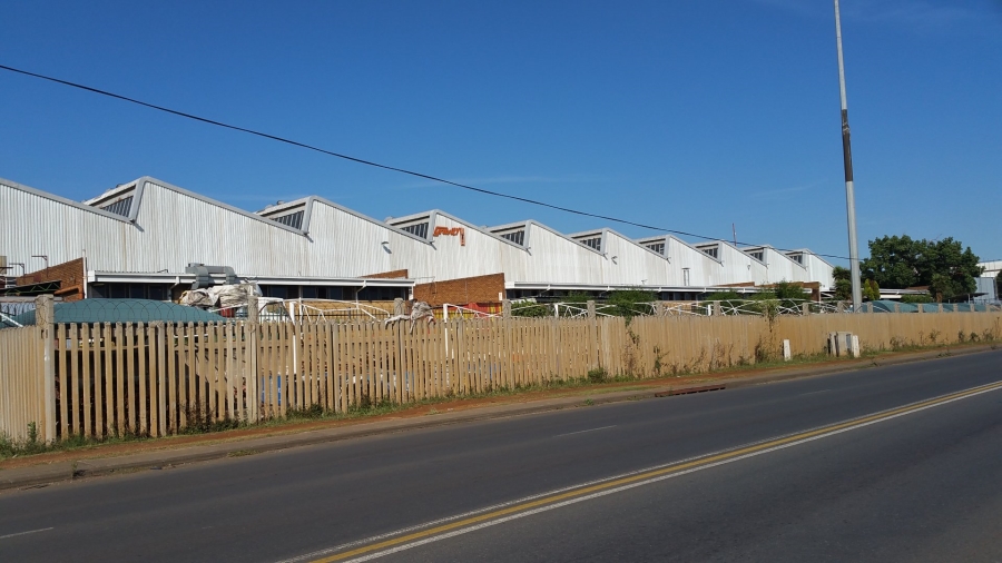  Bedroom Property for Sale in Alrode Gauteng