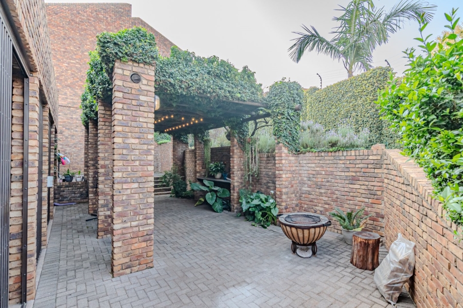 3 Bedroom Property for Sale in Waterkloof Ridge Gauteng