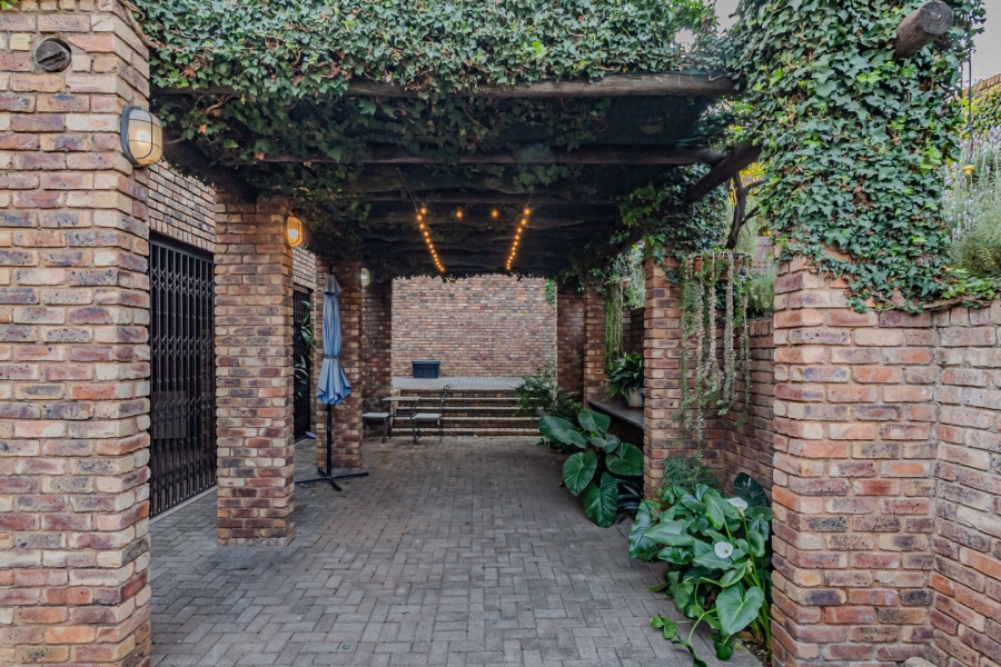 3 Bedroom Property for Sale in Waterkloof Ridge Gauteng