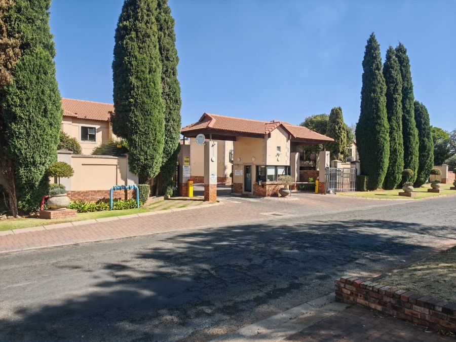 2 Bedroom Property for Sale in Ravenswood Gauteng