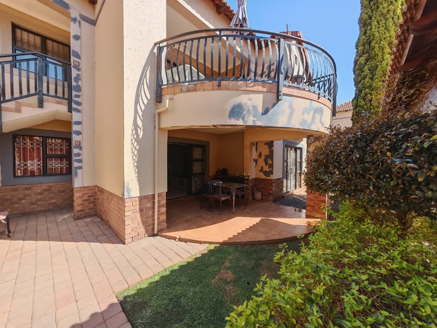 2 Bedroom Property for Sale in Ravenswood Gauteng