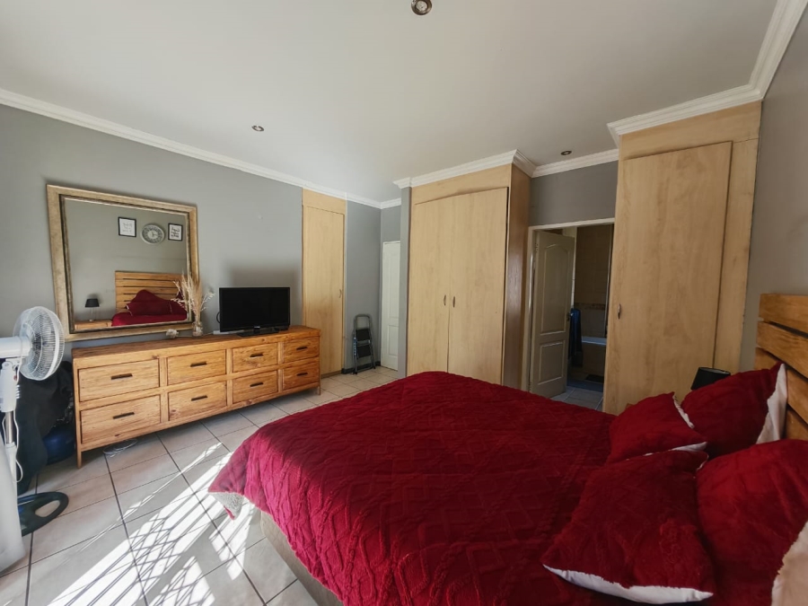 2 Bedroom Property for Sale in Ravenswood Gauteng
