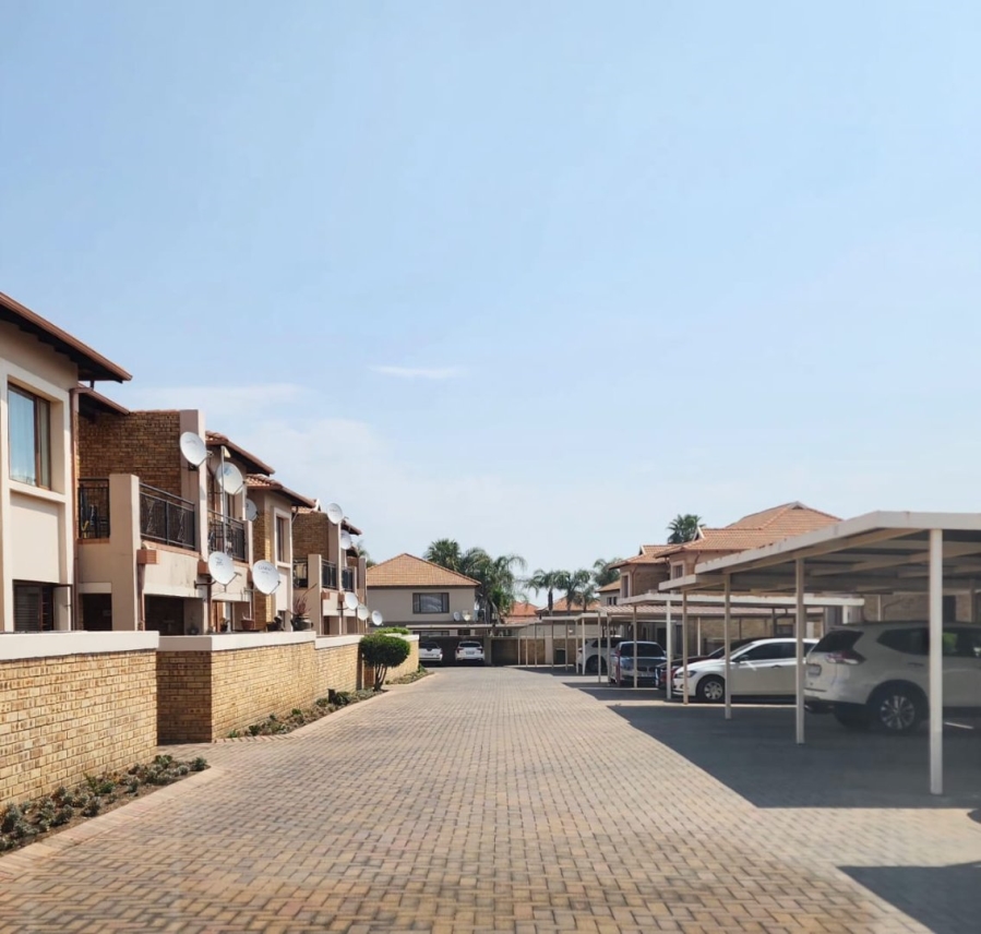 2 Bedroom Property for Sale in Sonneveld Gauteng