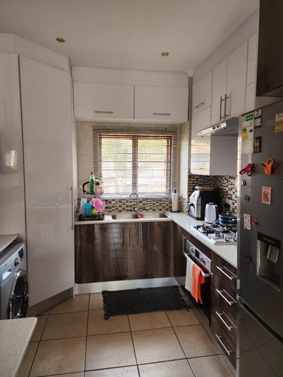 2 Bedroom Property for Sale in Sonneveld Gauteng
